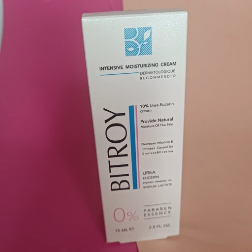 Y6WQtKZ9RDAcDV894aQDutFnOftMLcNaImAanynFz4izt8V4mK.jpg_512X512X70.jpg کرم مرطوب کننده اوره ده درصد بیتروی - تصویر 1