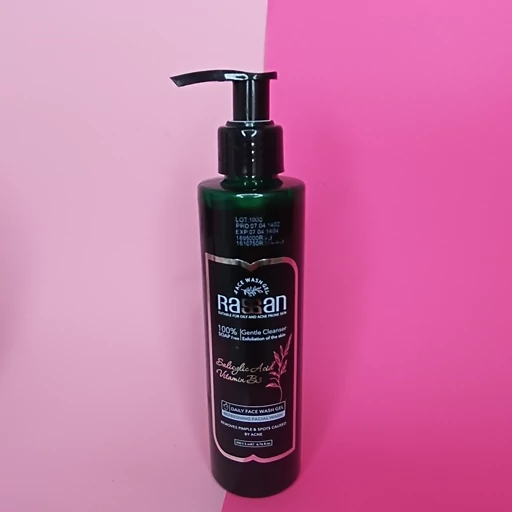 g9D2c4qz0Qytpy1xxizV68YHYf2EYEVeFiRWTizt9nSZYKhB6K.jpg_512X512X70.jpg ژل شستشوی پوست چرب و جوش دار راسن - تصویر 1