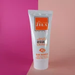 کرم ضد آفتاب فاقد چربی spf  30 بی رنگ دکتر ژیلا - تصویر 2