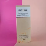 کرم ضد آفتاب بی رنگ حاوی ضد لک ملفید 50 میل spf20 راسن