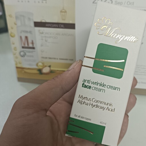 bgSjW3wKbqGnsUSAHpY5Ak4liyxYqzwy4s3D5L9bY7R4xt16AL.jpg_512X512X70.jpg کرم ضد چروک بی رنگ 50 میل برند مارگریت margritte - تصویر 1